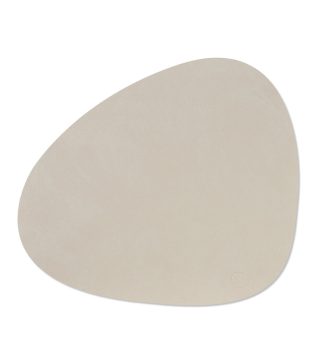 Lind Dna - Dækkeserviet, Large Curve - Oyster White - Lind DNA